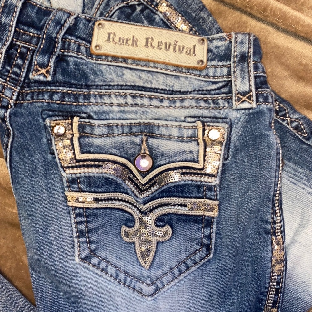 Rock revival, posey easy boot. Sequin & Diamond accents